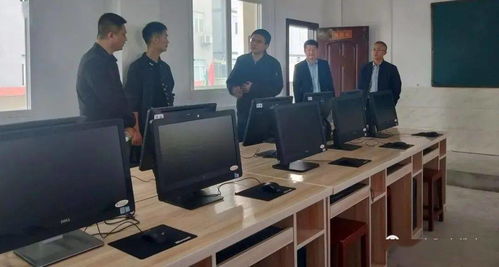 杭州泰潼商貿(mào)攜手富陽電子商務(wù)，以電商服務(wù)為橋梁，溫暖捐贈(zèng)陽光學(xué)子